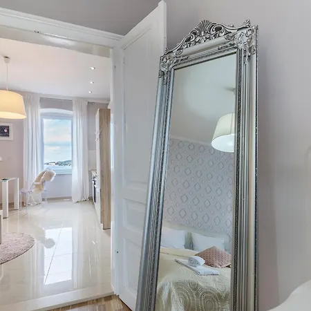 Captain Emo * Пула