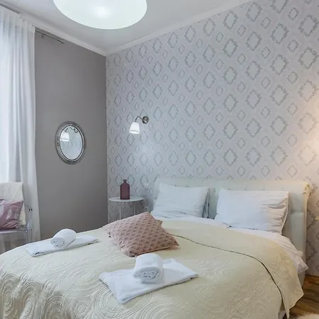 Captain Emo Апартаменти