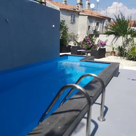 Captain Emo アパート