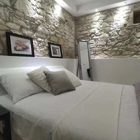 Captain Emo Апартаменти Пула