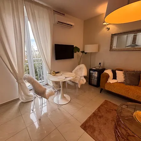 Apartman Captain Emo Póla