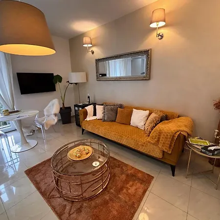 Captain Emo Apartman