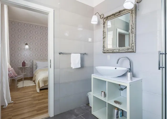 Captain Emo Apartman Póla