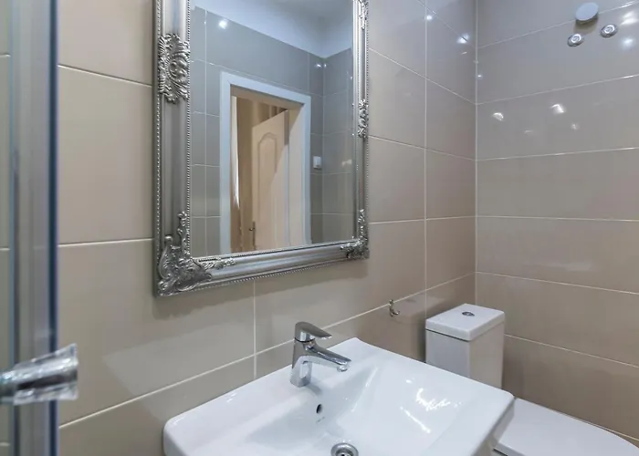 Captain Emo Apartman