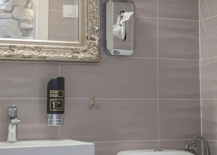 Captain Emo Apartman