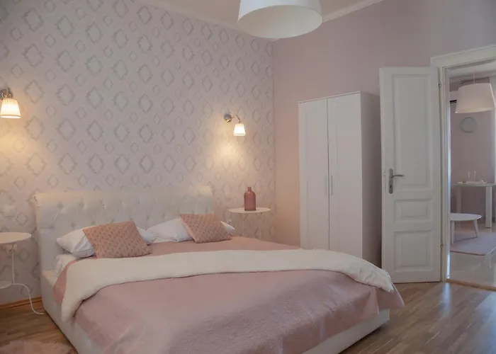 Captain Emo Apartman Póla