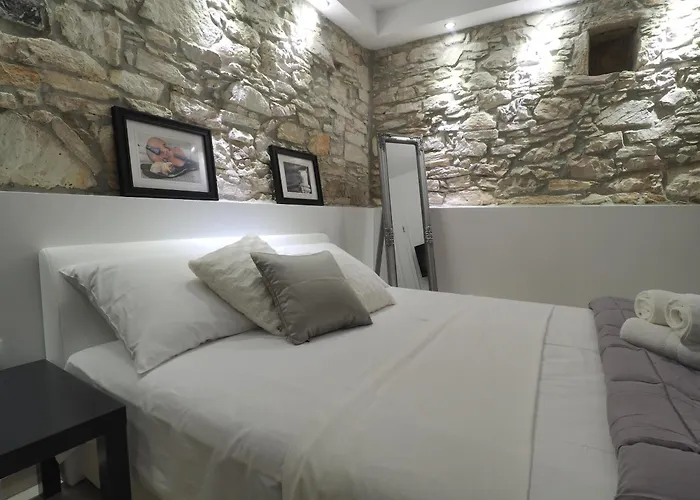 Captain Emo Apartman Póla