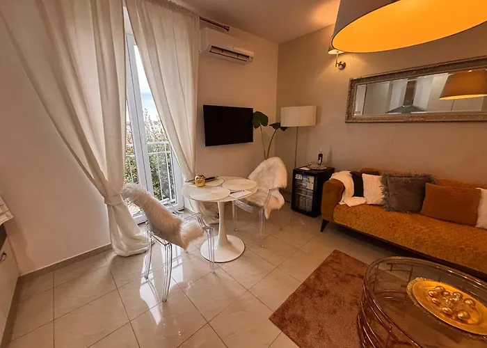 Apartman Captain Emo Póla